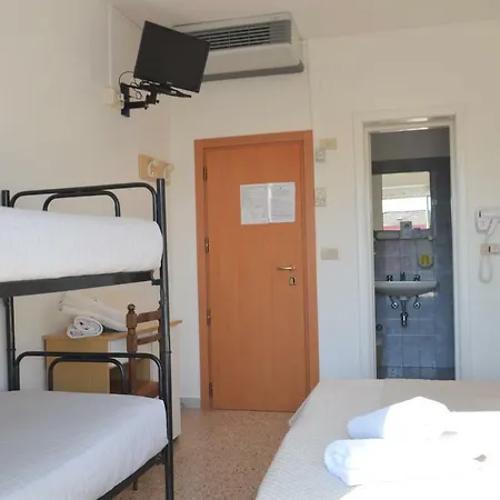 Hotell Ibiza Fogliano Marina